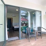 Hon Rom 2 Resort