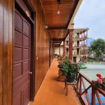 Sao Mai Bac Ha Hotel