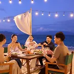 Vinpearl Discovery Sealink Nha Trang