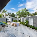 Villa B2-34 Long Cung - 8 Phong Ngu - 100M Toi Bien