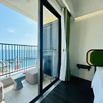 Hillside Sunset Apartment