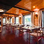 Hera Classic Boutique Cruise