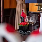 Hera Classic Boutique Cruise