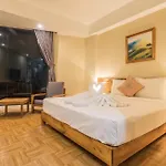 Golden Daisy Hotel