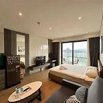 Bay View Halong Homestay Panoramic Bay View Luxury Apartment