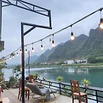 Funny Monkeys Homestay