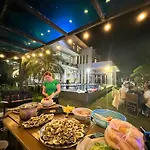 Can Villa 9 Ngu Mat Bien Tuan Chau - Rong Gan 1000M2- San Vuon - Be Boi - Bbq