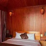 Heaven Gate Hotel O Quy Ho