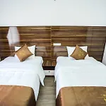 Phu Quy Hotel Near Dong Kinh Market