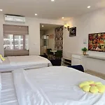 Two Connecting Studios With Ocean View At Center