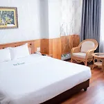 Tre Xanh Hotel