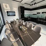 Karry House