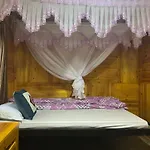 Sue Pa Family Trekking Homestay