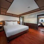 Signature Royal Halong Cruise