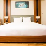 Van Phat Riverside Hotel