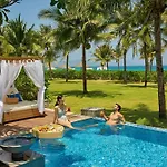 Melia Vinpearl Cam Ranh Beach Resort