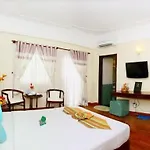 Universe Hotel