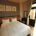 Bezel Hotel