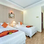 Palm Beach Hotel