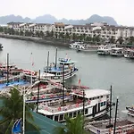 Golden Gem Tuan Chau Hotel