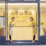 Sunny House Resort