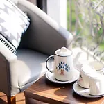 Airy Art Decor Apartment In My Khe Beach