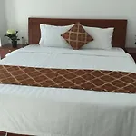 Win Win Hotel