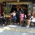 Evelyn Hotel