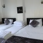 Evelyn Hotel