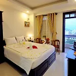 Full House Hotel