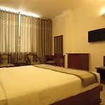 Pravina Hotel
