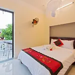 Bougain Villeas Homestay