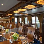 Paradise Peak Cruise