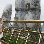 Royal Lion Hotel & Apartment