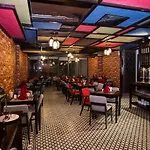 khách sạn max boutique