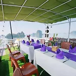 Viola Cruise Halong Bay