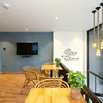 Sea Vista Boutique Hotel & Apartment