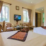 Huong Phong Ho Coc Beach Resort