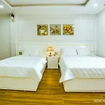 Manchester Hotel Ha Long
