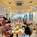 Crown Nguyen Hoang Hotel