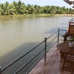 Tra Vinh Lodge