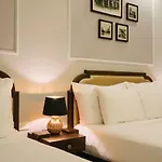 Khách sạn La Palm