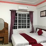 Gold Hotel