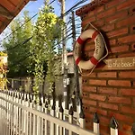 Davi Guest House