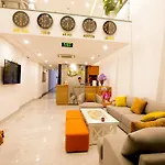 Que Huong Hotel