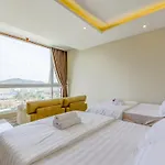 Premium Beach Condotel 5