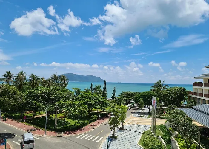 Con Dao Tan Son Nhat Hotel