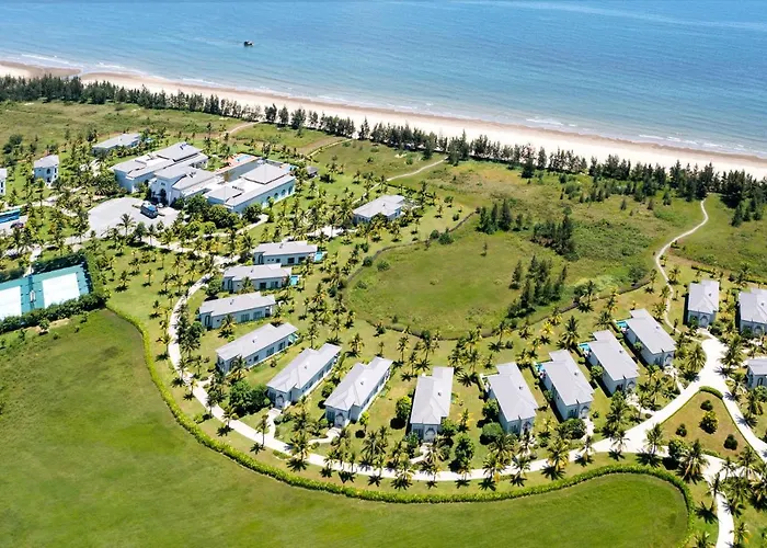 Khu nghỉ dưỡng bãi biển Melia Vinpearl Cửa Sót