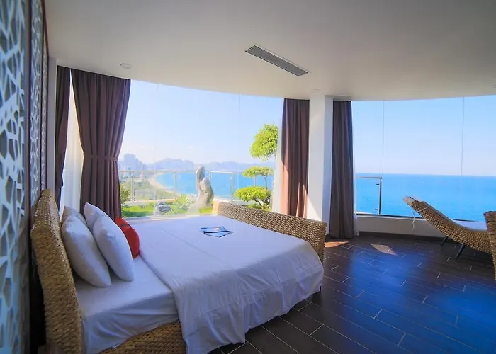 The Light Hotel Nha Trang