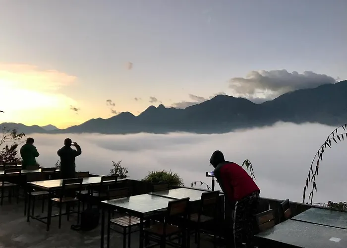 Fansipan Terrace Cafe And Homestay